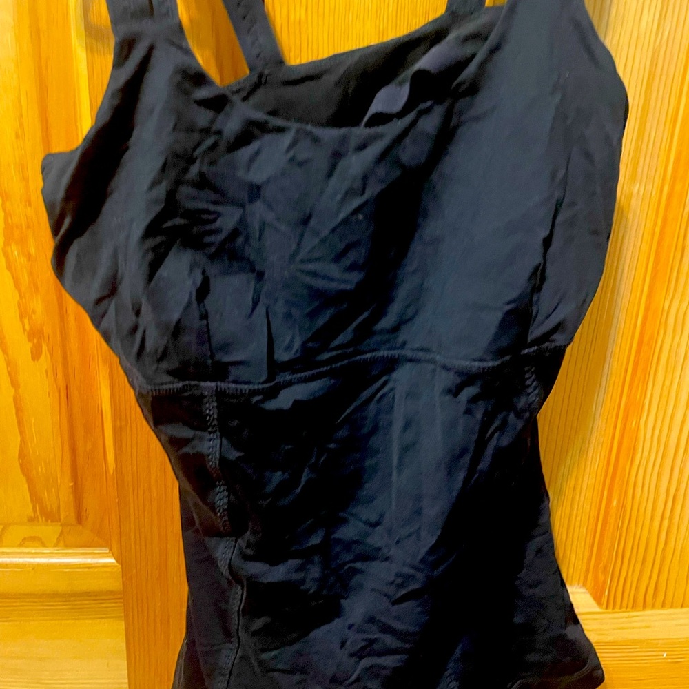 Lululemon Women’s Tank with shelf bra - size small